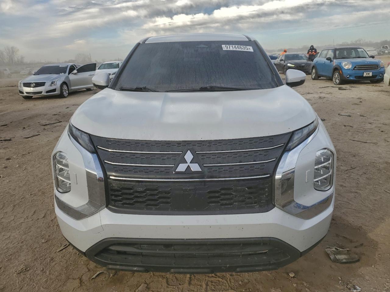 2022 Mitsubishi Outlander es
