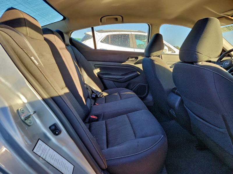 2024 Nissan Altima sv