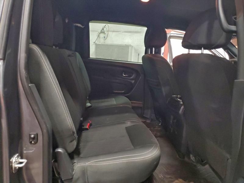 2019 Nissan Titan sv