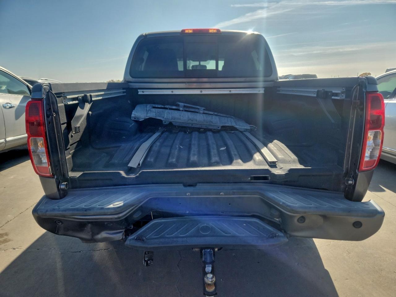 2021 Niss Frontier SV