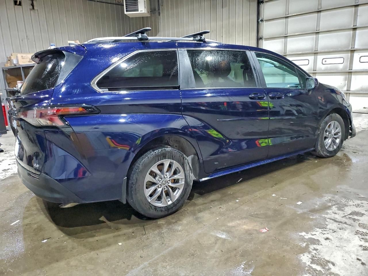 2025 Toyota Sienna le