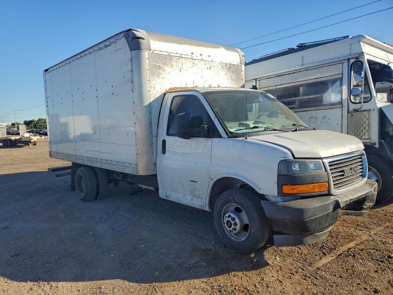 2019 GMC Savana CUT-BOX Truck