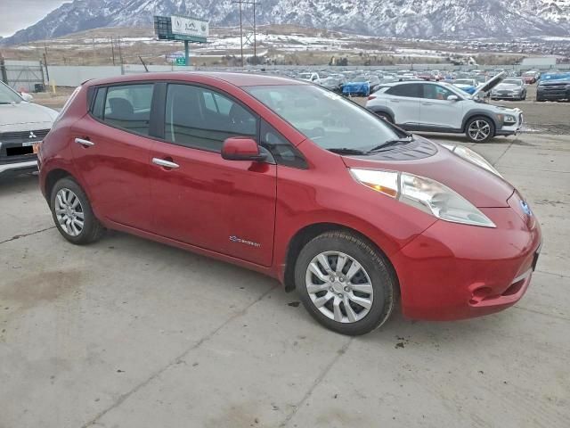 2015 Nissan Leaf s (red)
