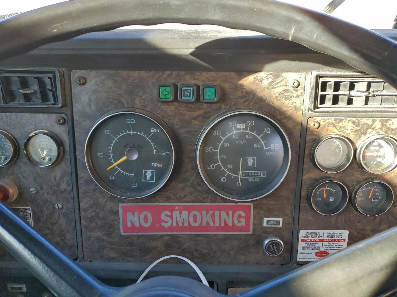 1989 Kenworth T600-Semi Truck