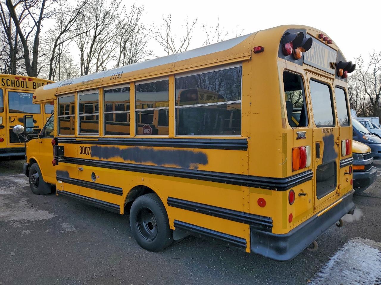 2011 Chev 2011 Thms Minotour G-School Bus