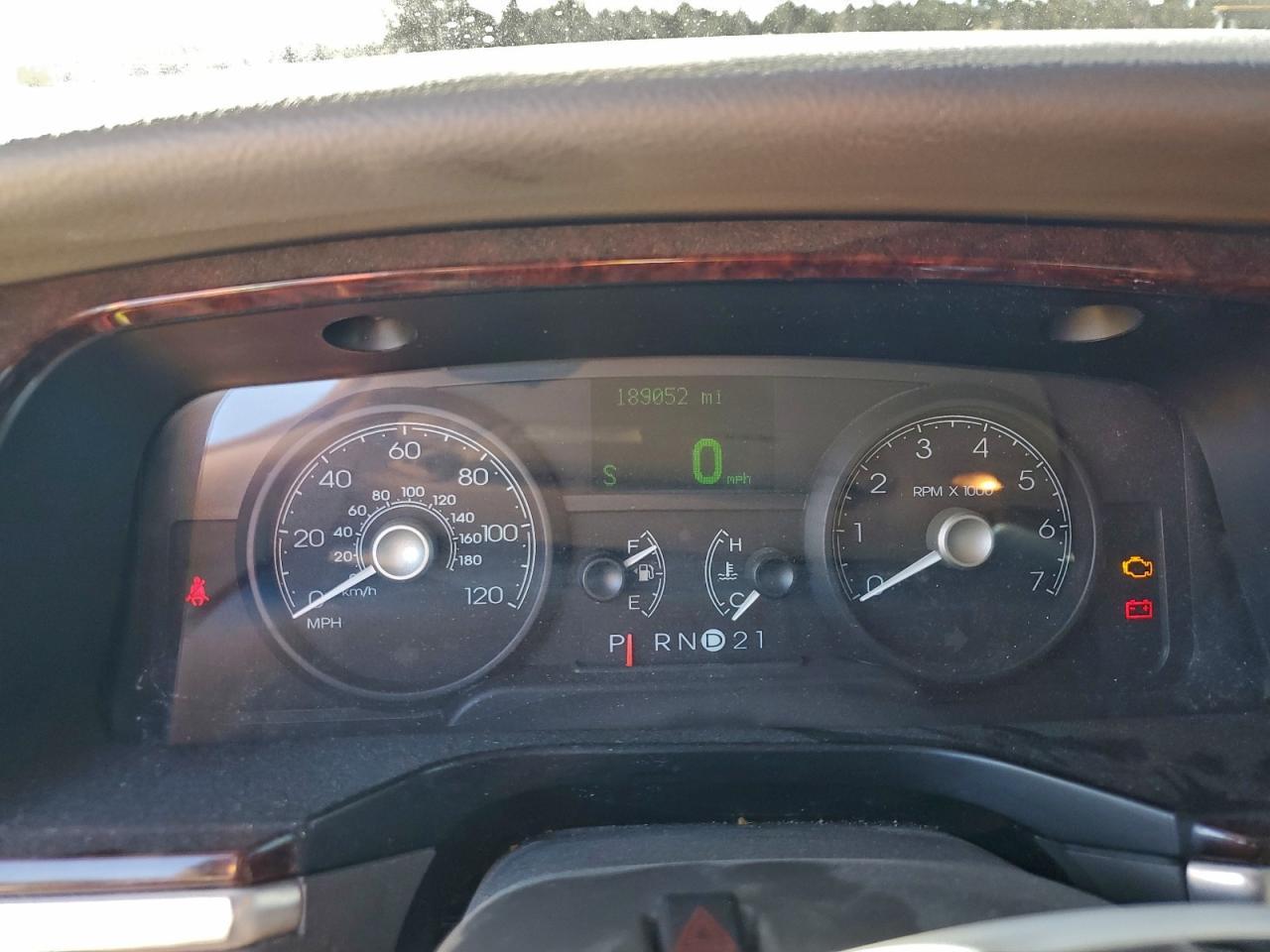 2011 Lincoln Town car Signature Limited