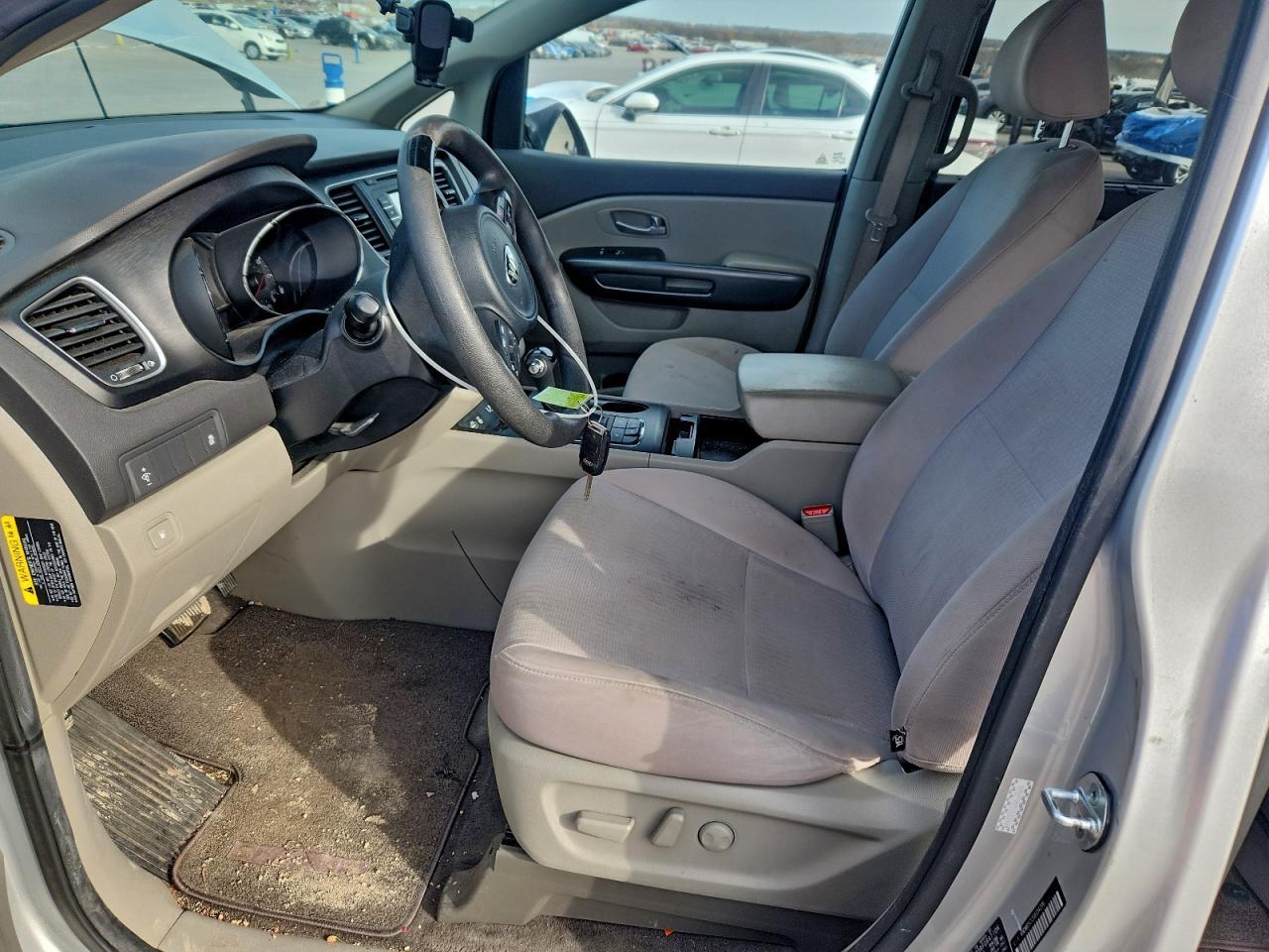 2016 KIA Sedona lx