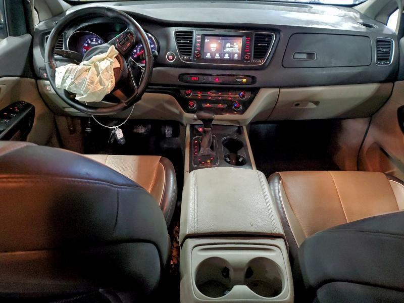 2017 KIA Sedona lx