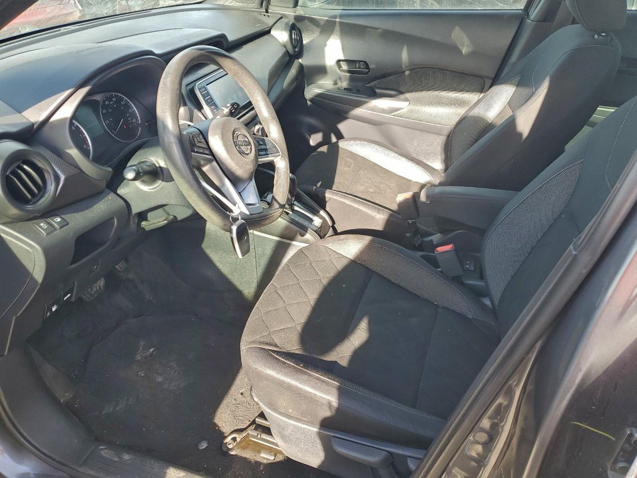 2019 Nissan Kicks s