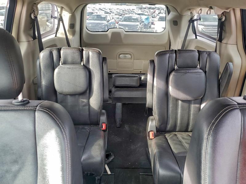 2013 Chrysler Town & Country Touring
