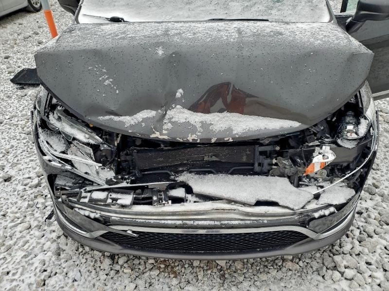 2017 Chrysler Pacifica Touring l