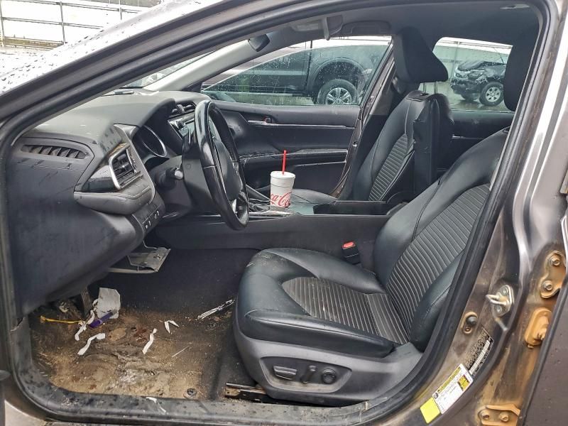 2020 Toyota Camry se