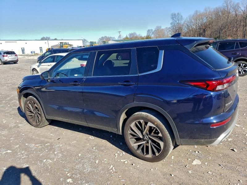 2023 Mitsubishi Outlander se