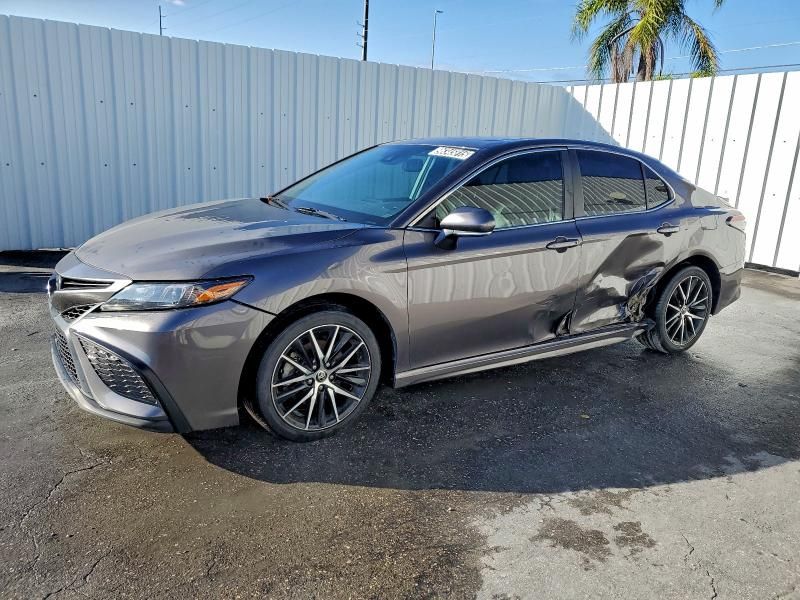 2022 Toyota Camry se