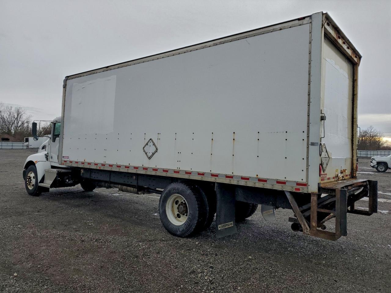 2017 Kenworth T370 BOX Truck