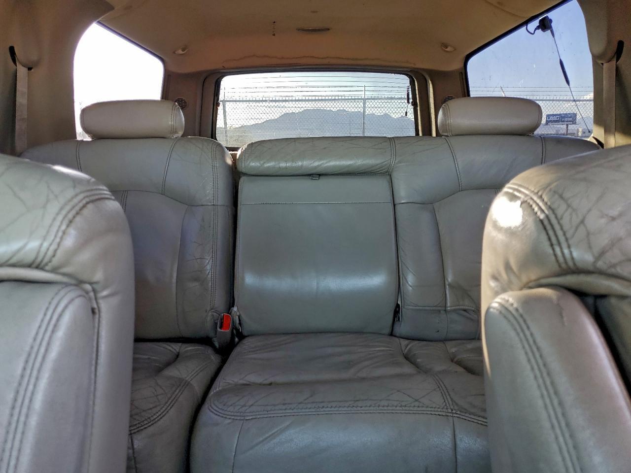 2001 Chevrolet Suburban C1500