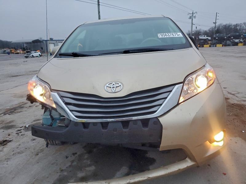 2011 Toyota Sienna xle