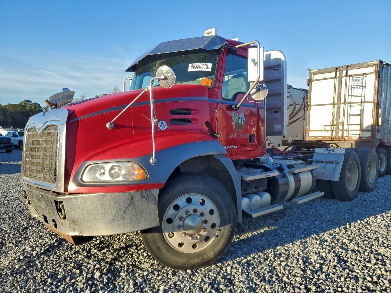 2013 Mack CXU613 Semi Truck