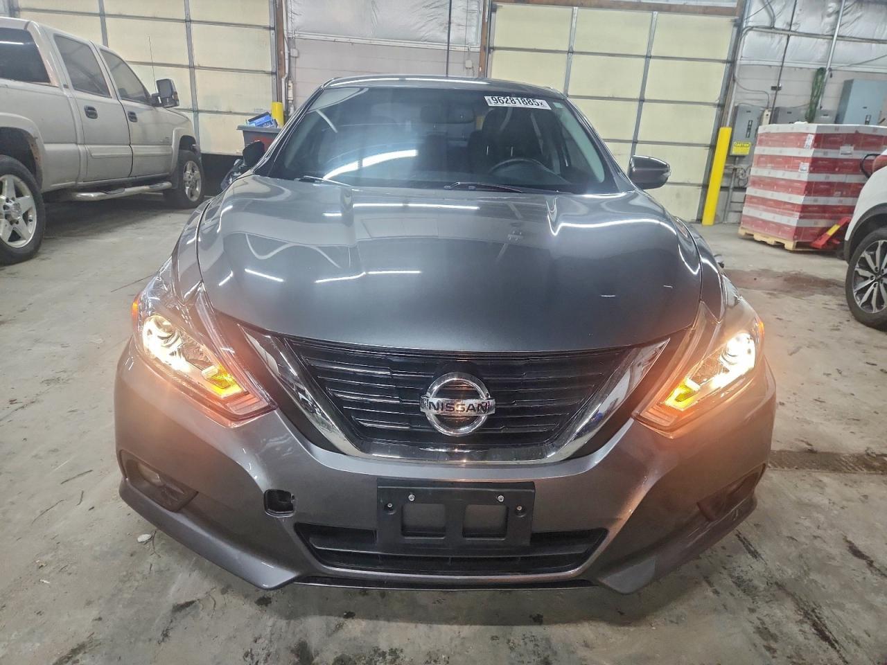 2017 Niss Altima