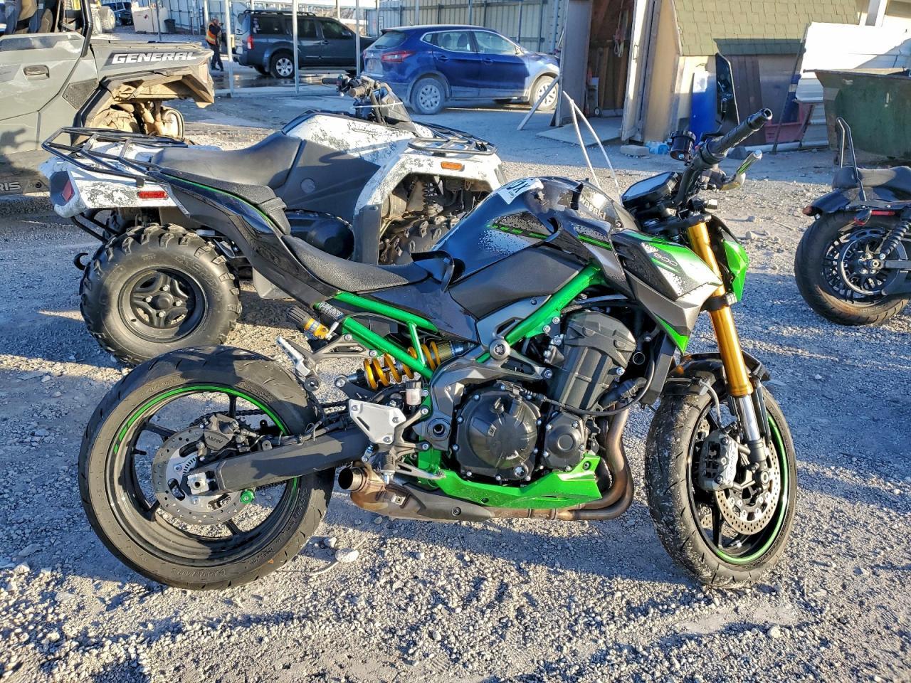 2024 Kawasaki ZR900 M