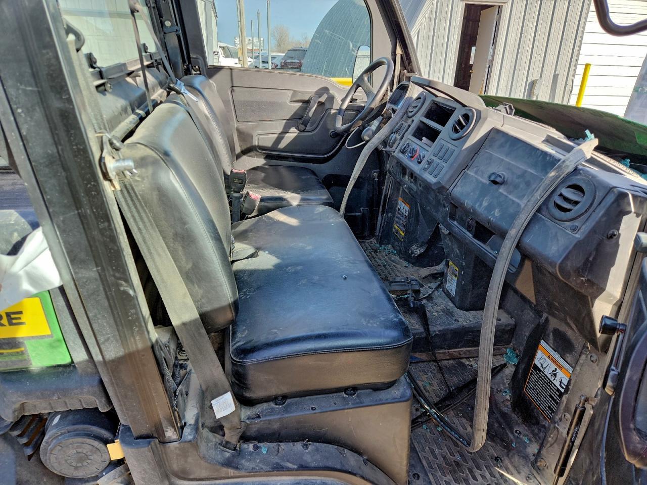 2024 John Deere Deere XUV835R Utility Vehicle