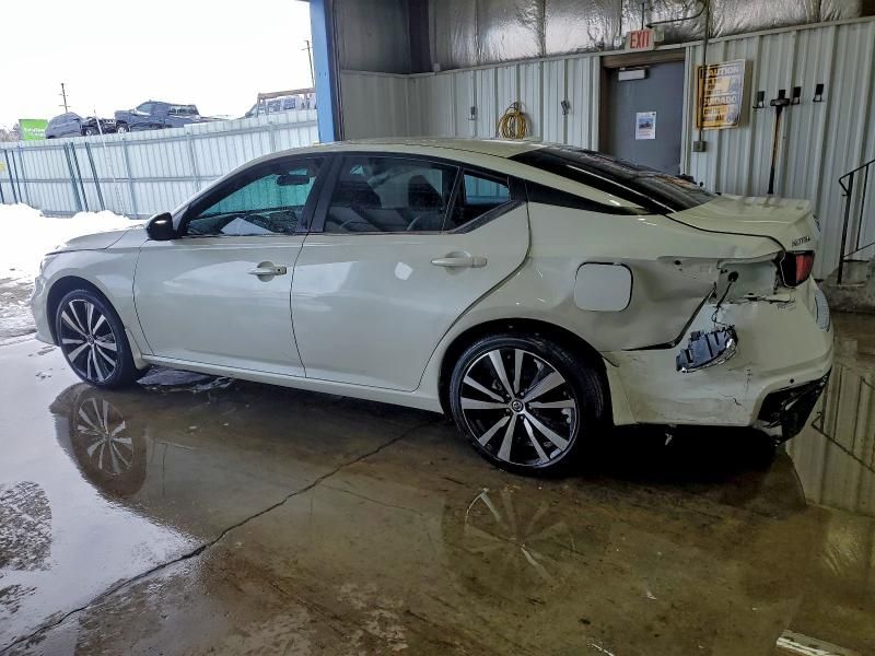 2022 Nissan Altima sr
