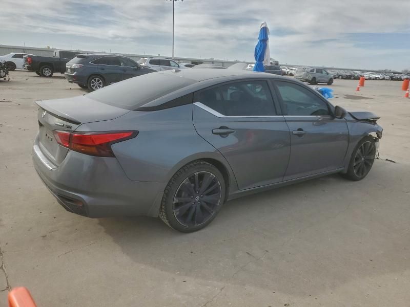 2022 Nissan Altima sr