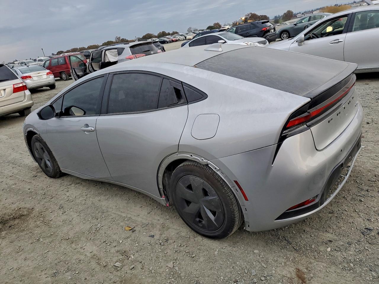 2025 Toyota Prius le