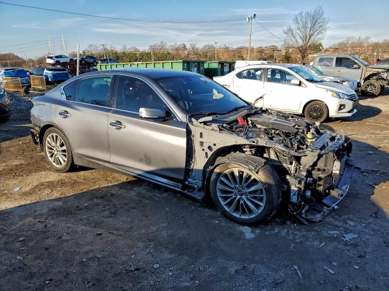 2018 Infiniti Q50 Luxe