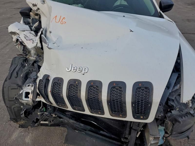 2015 Jeep Cherokee Sport