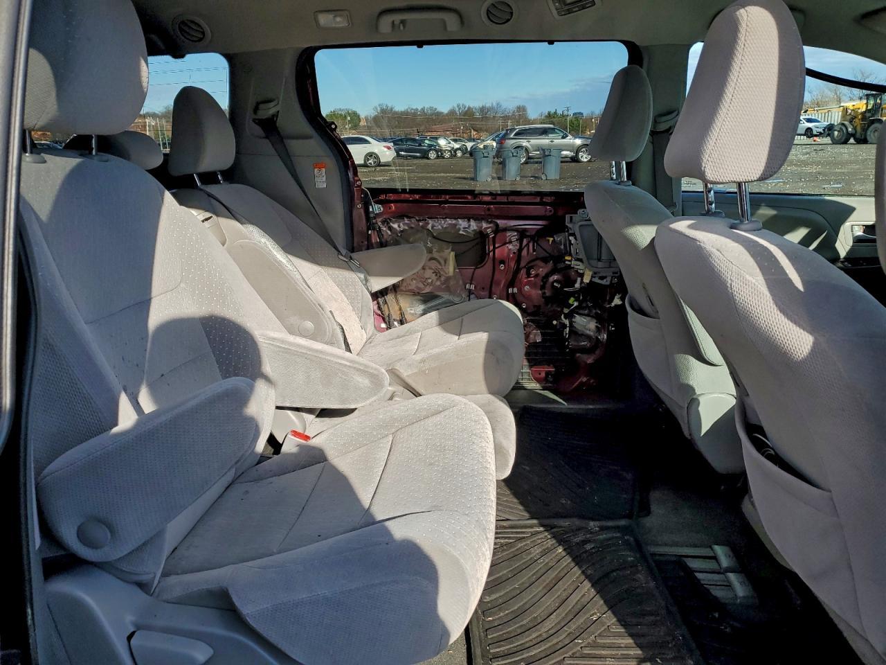 2019 Toyota Sienna le