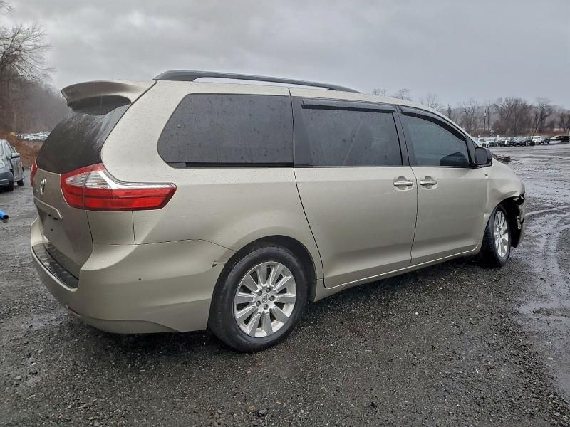 2015 Toyota Sienna xle