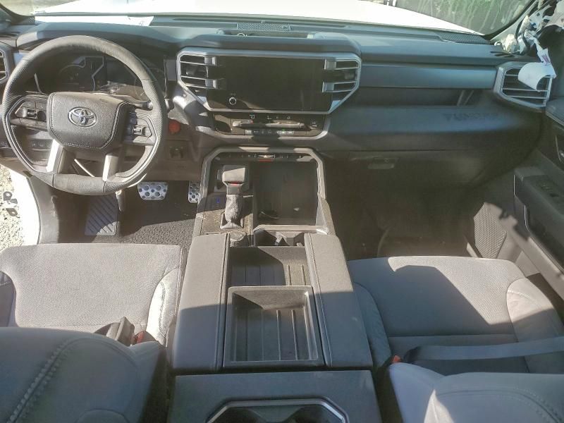 2025 Toyota Tundra Crewmax sr