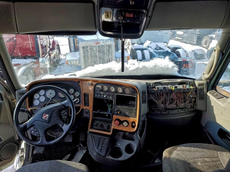 2009 International LT627 Semi Truck