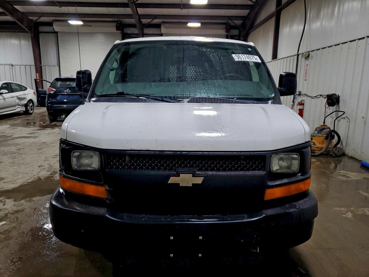 2013 Chev Express Cargo 1500 1