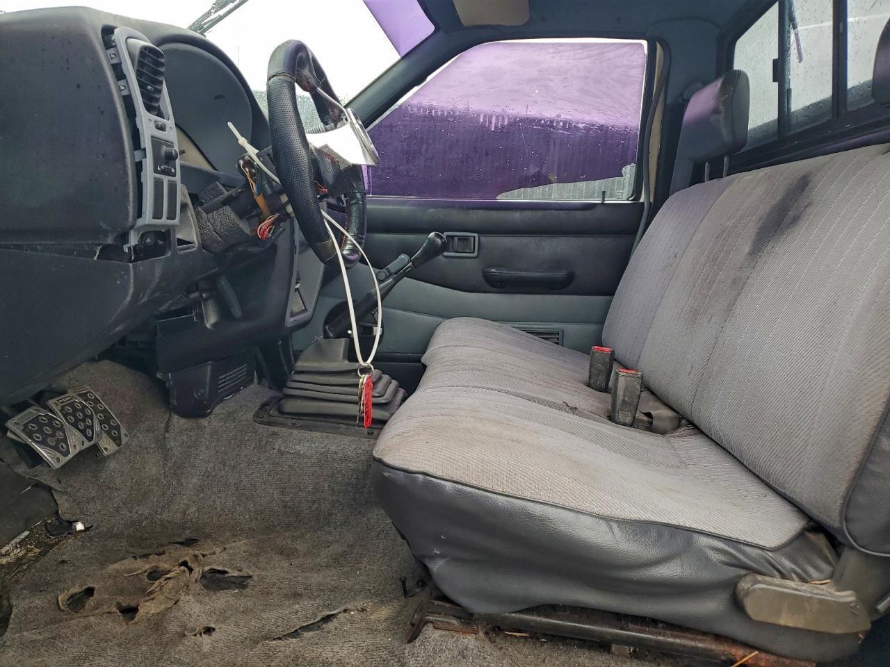 1995 Nissan Truck E/xe
