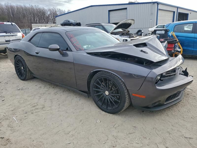 2015 Dodge Challenger sxt