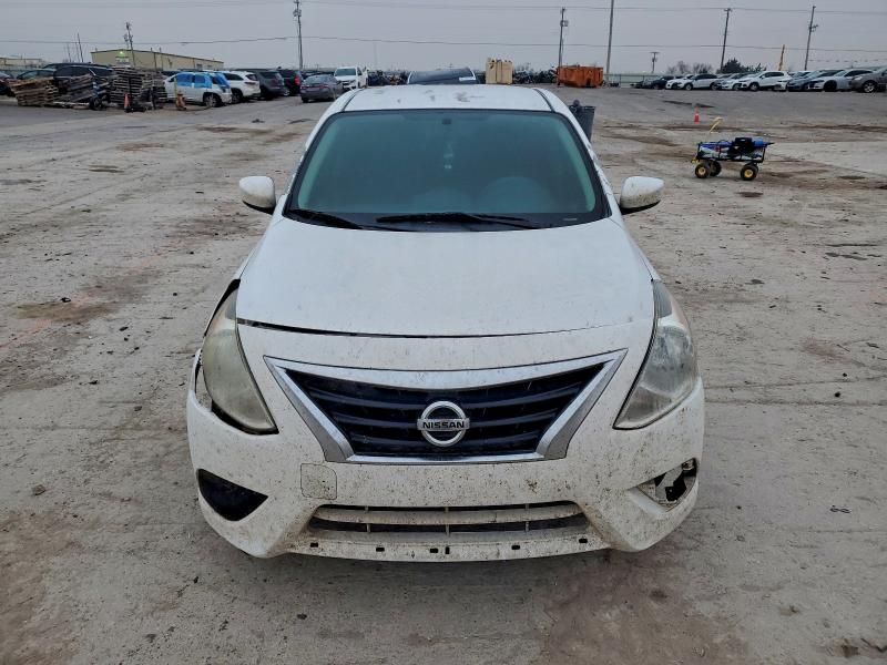 2018 Nissan Versa sv