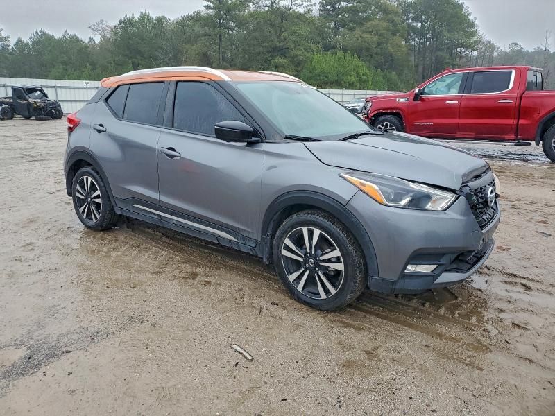 2019 Nissan Kicks s