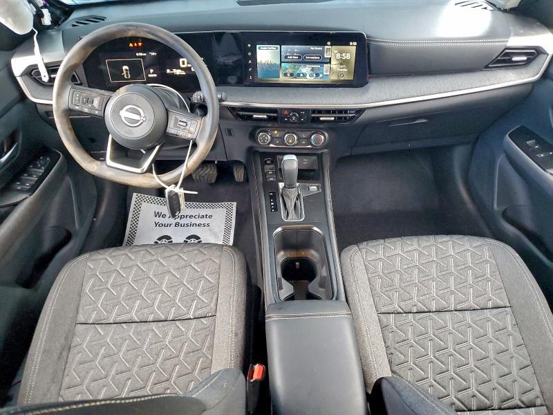 2025 Nissan Kicks sv