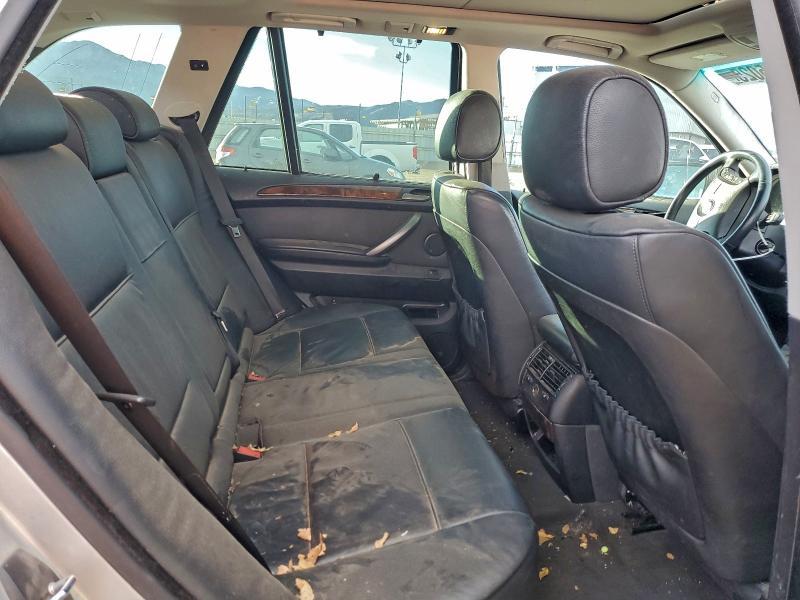 2004 BMW X5 4.4i