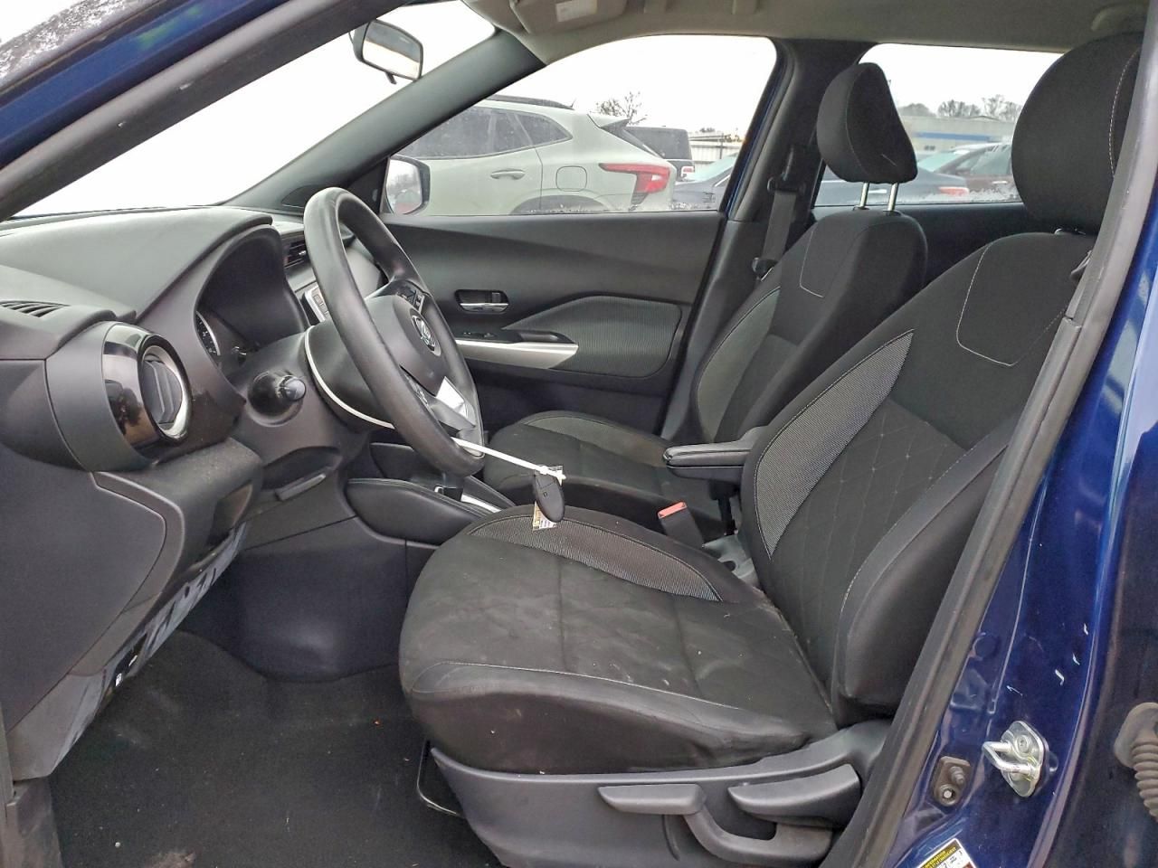 2020 Nissan Kicks sv