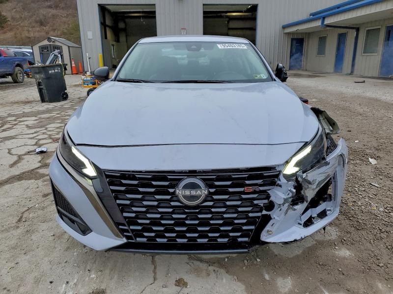 2023 Nissan Altima sr