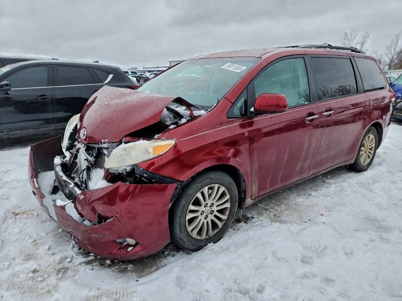 2012 Toyota Sienna xle