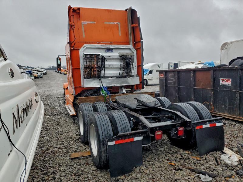 2002 Freightliner CST120 Semi Truck