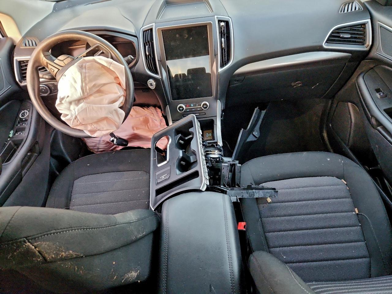 2022 Ford Edge se