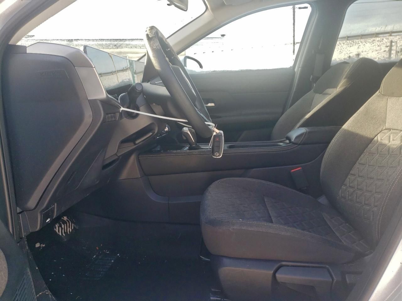 2025 Nissan Kicks sv