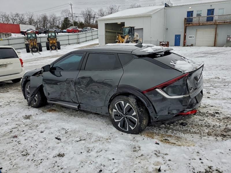 2023 KIA EV6 Light