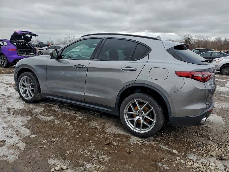 2018 Alfa Romeo Stelvio ti Sport