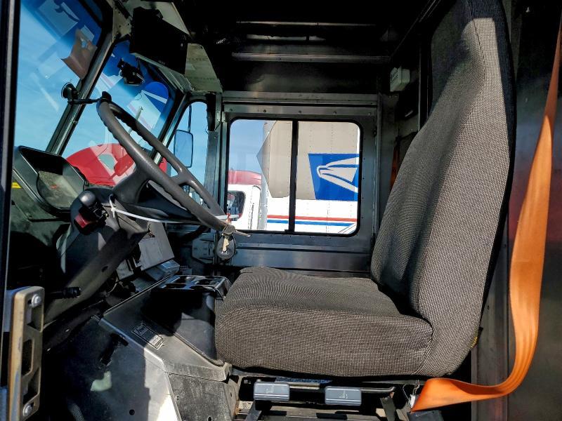 2020 Freightliner MT45G Delivery Truck